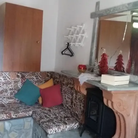 Estian Makrinitsas Apartamento *